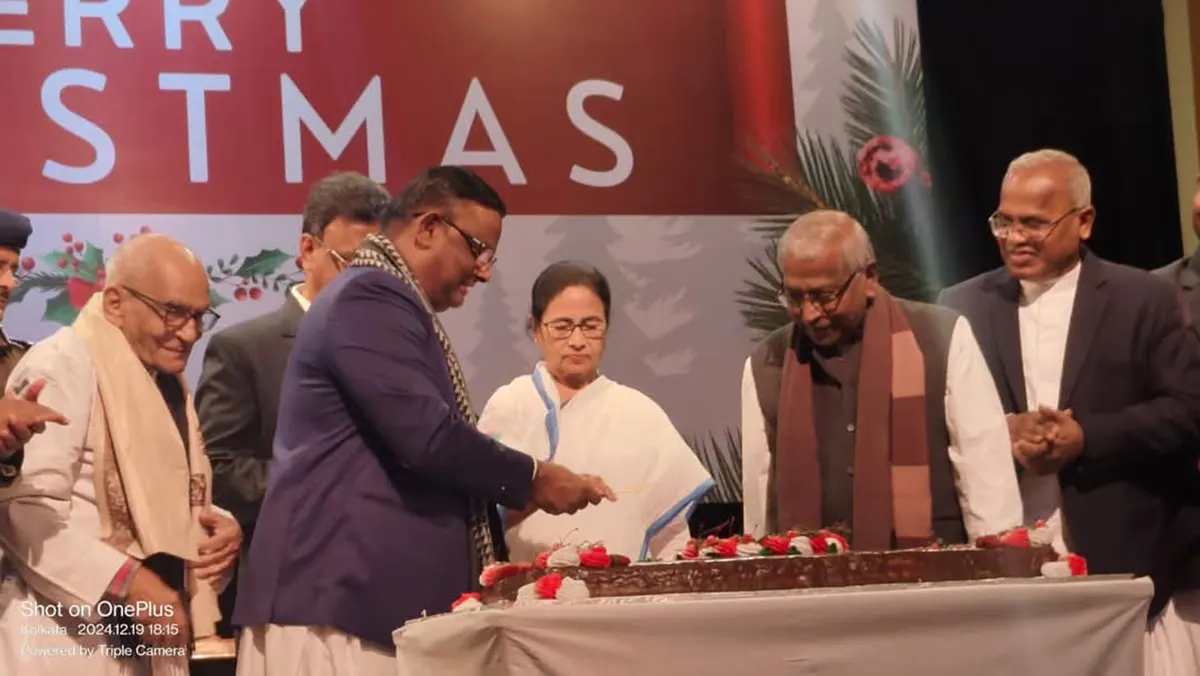 Mamata Banerjee Celebrates Christmas with Jesuit Fathers