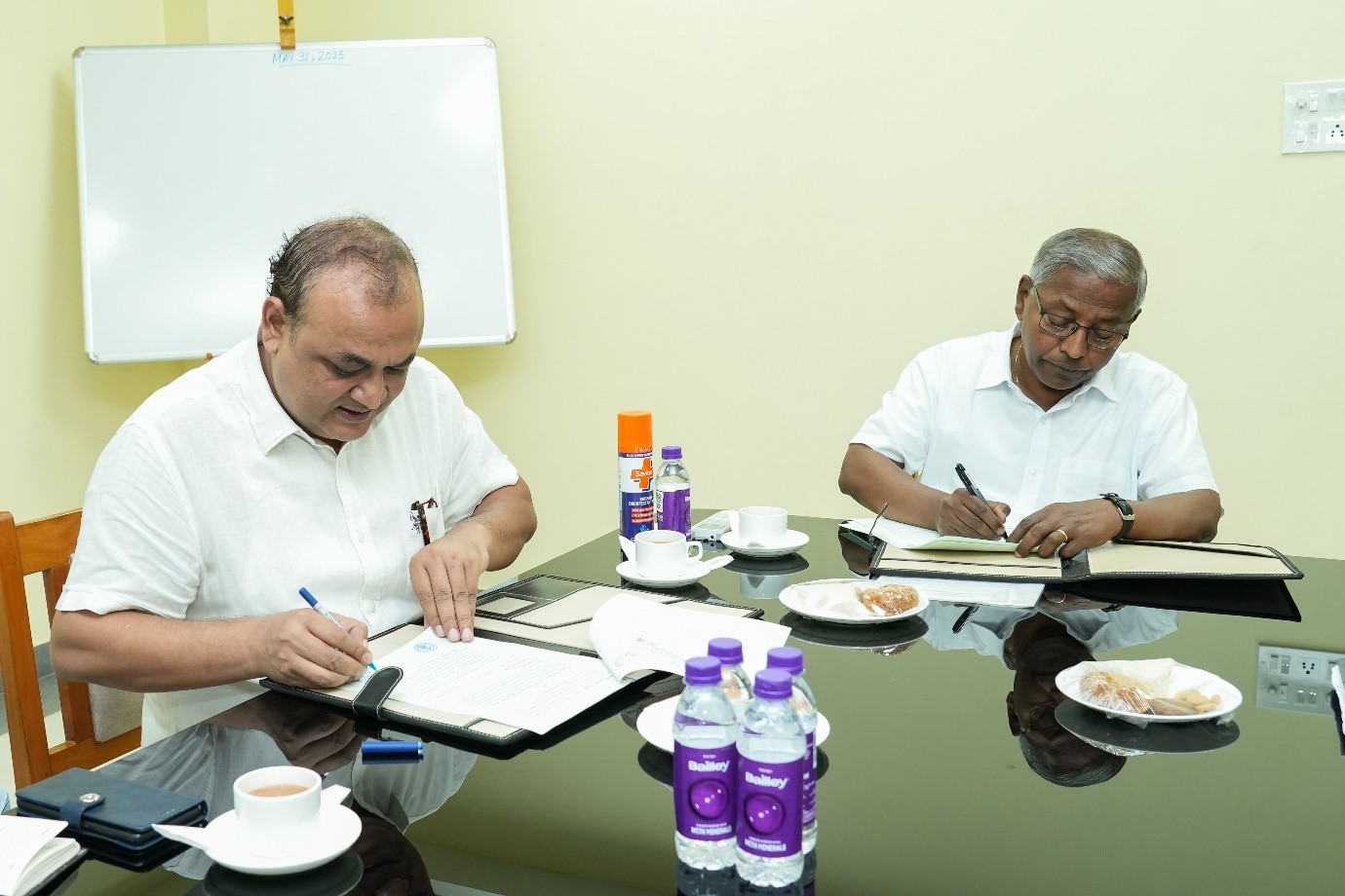 SXUK and Webel sign MoU