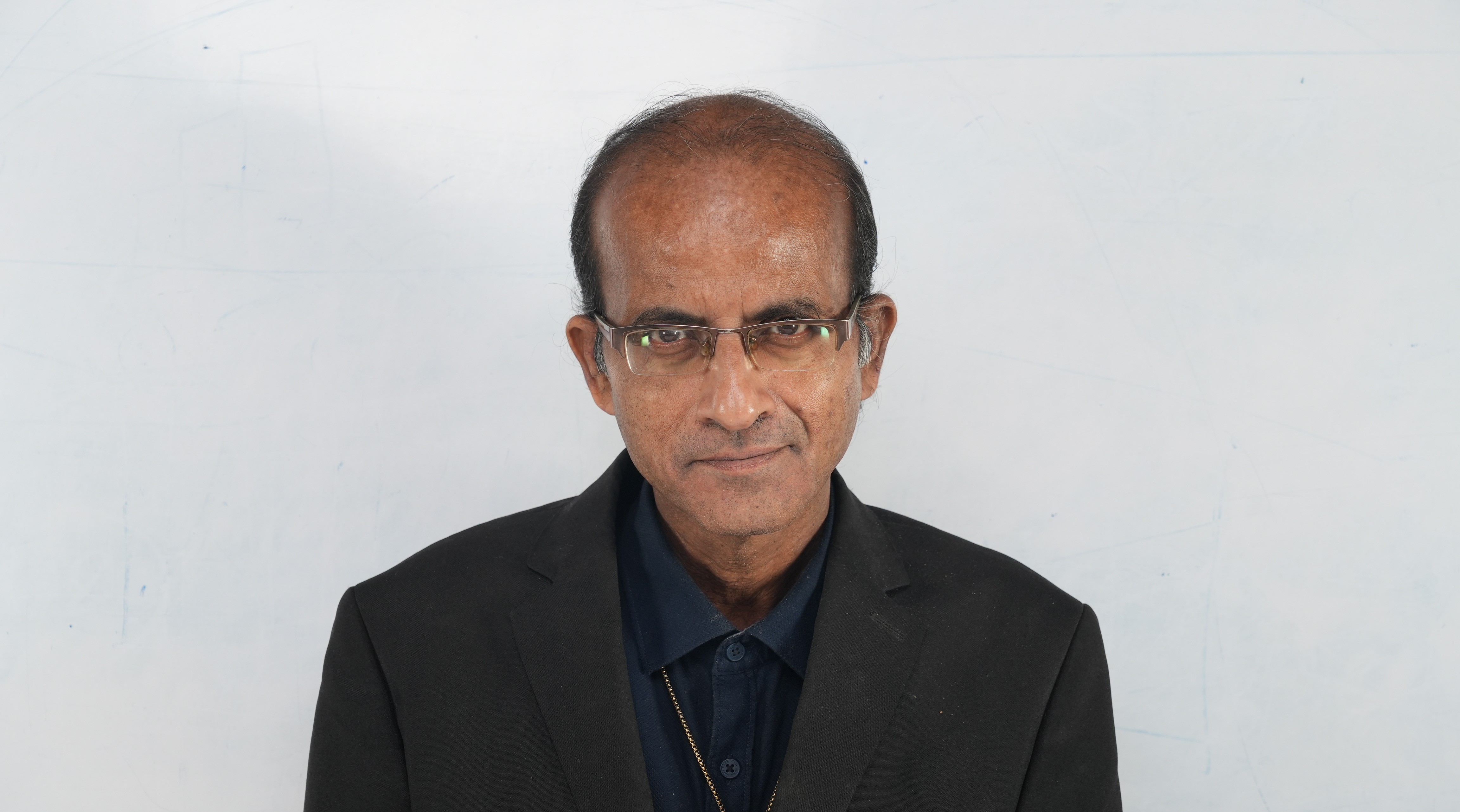 Dr Niraj Kumar